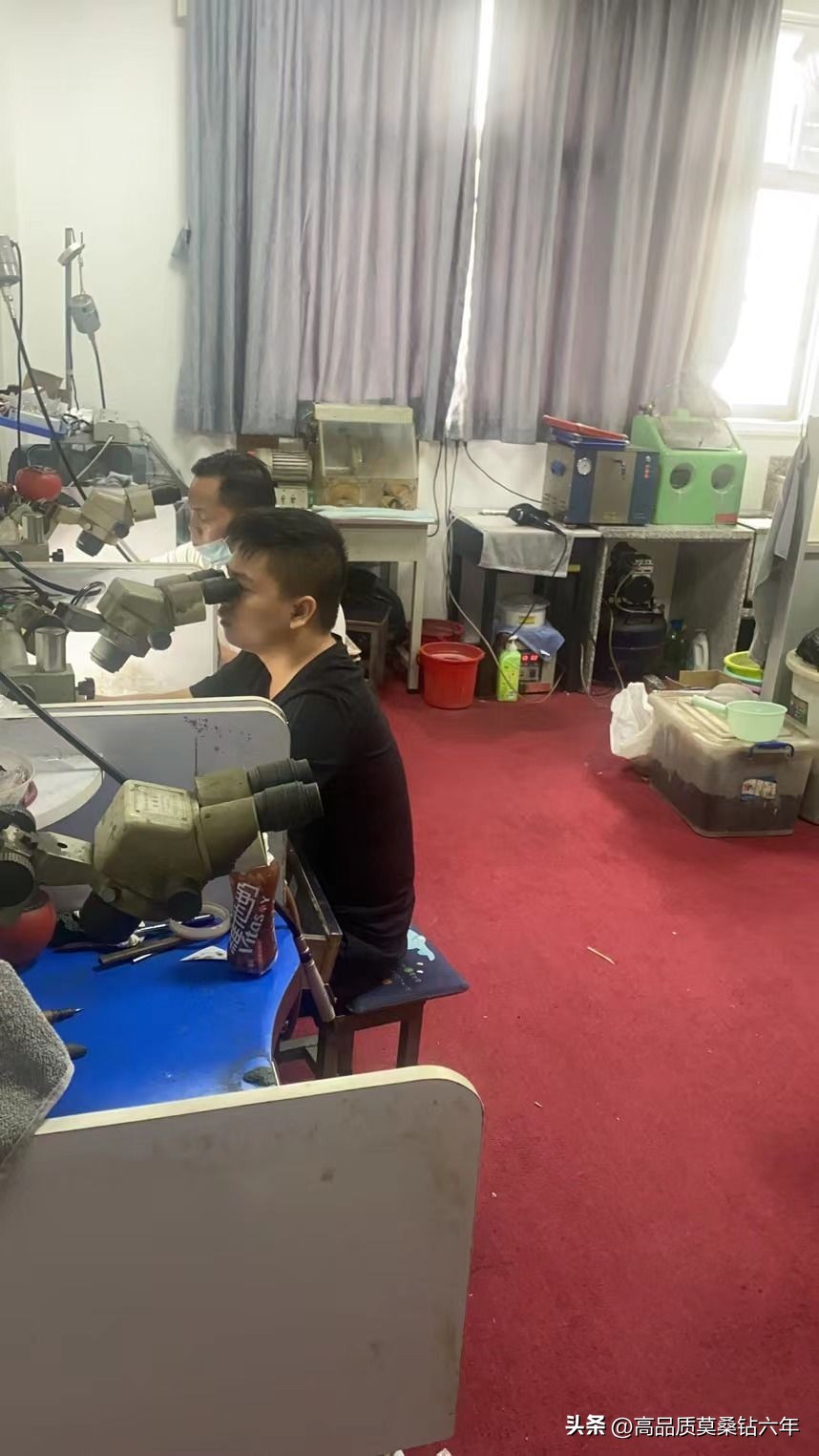 莫桑石戒指哪里买便宜,莫桑石戒指跟天然钻区别