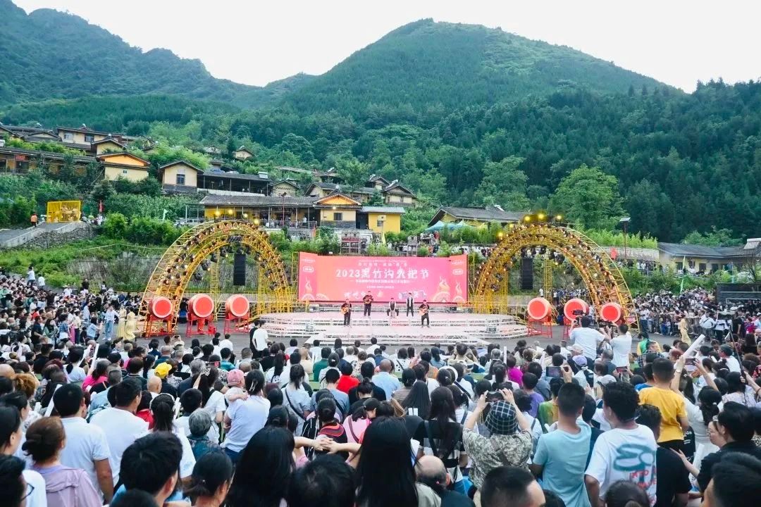 黑竹沟火把节现场视频,黑竹沟晚会