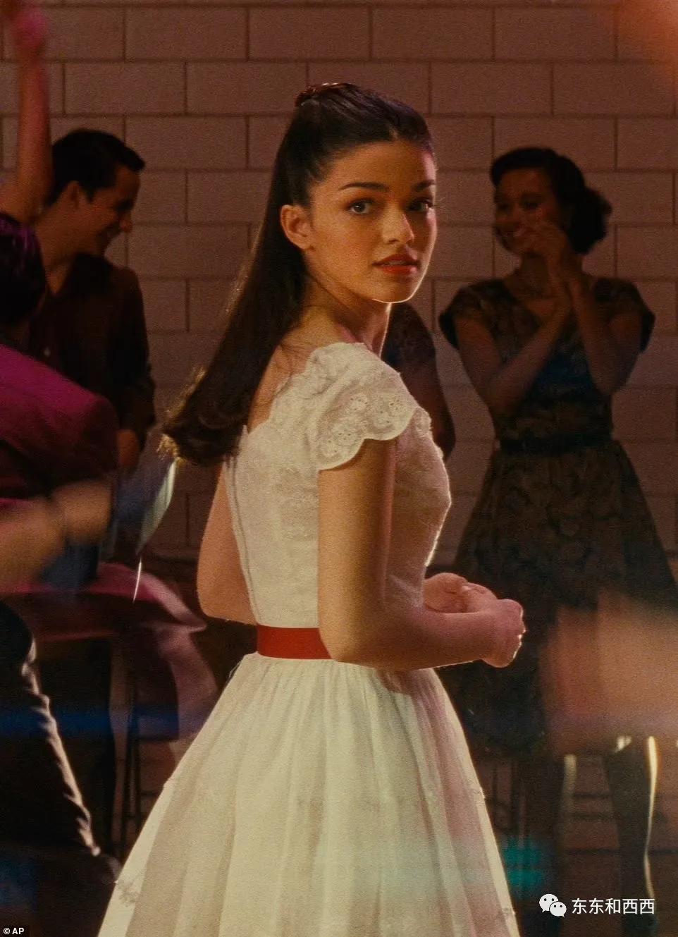 一辈子吸气收腹活到99，老奶奶迷倒全美还撩男朋友