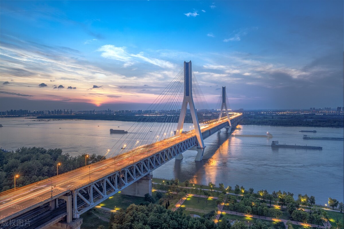 中国跨海跨江跨河桥梁世界第一,中国建的高难度桥梁