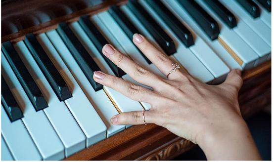 女钢琴老师被打,女钢琴老师被打后续