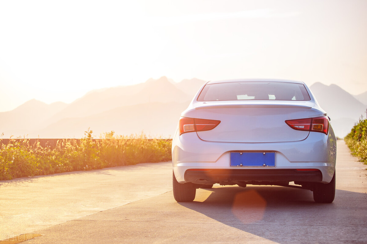 新能源车产业链剖解图最新,新能源车未来价格趋势分析