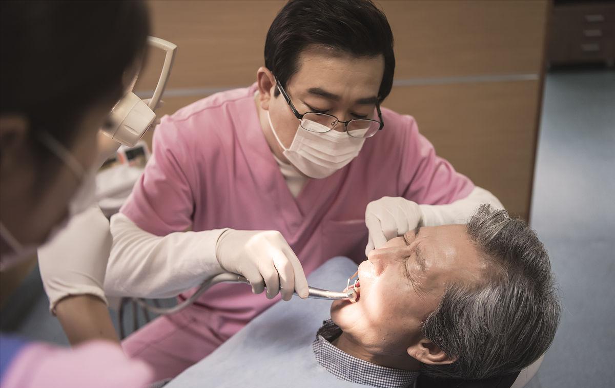 得了口腔溃疡怎么缓解疼痛更有效,缓解口腔溃疡的疼痛常见简单方法