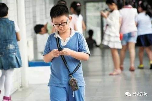 不要让手机危害孩子,不要让手机成为孩子的亲密伙伴