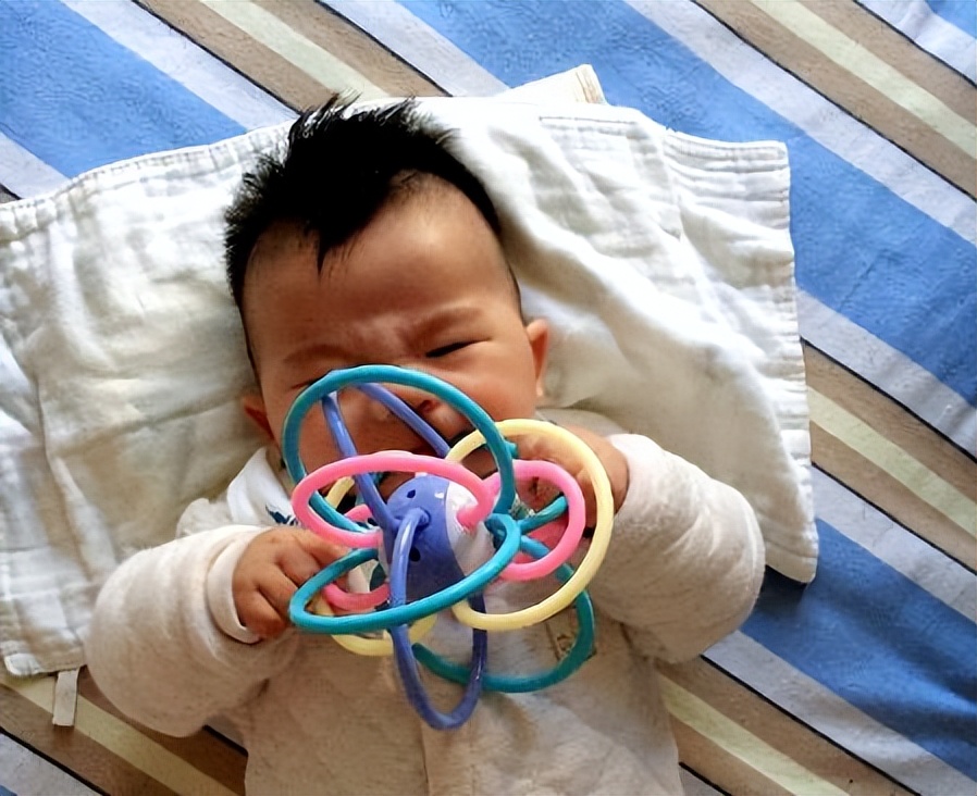 7个月宝宝开发大脑技巧,孩子发育迟缓的5大征兆早教