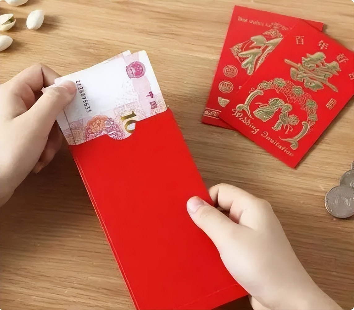 给孩子压岁钱有“讲究”，除夕和初一哪天好？寓意不同，别给错了