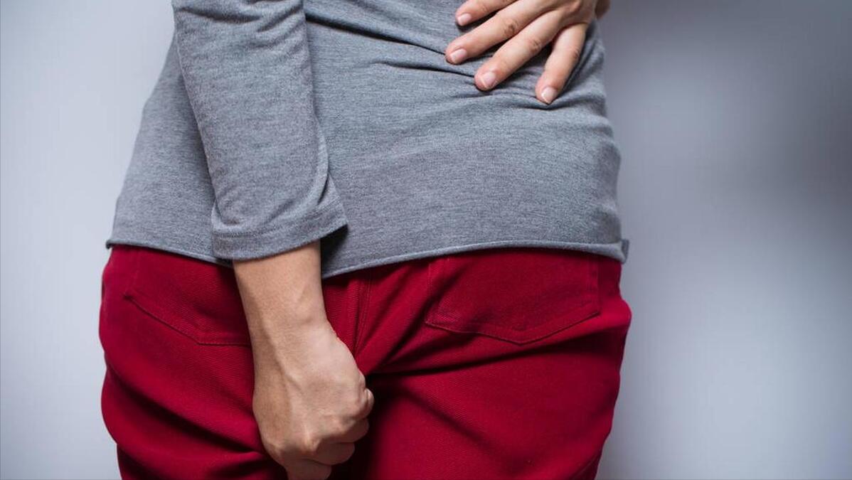 女性屁股中间为啥也会长毛？能不能直接剃掉？医生劝你手下留情