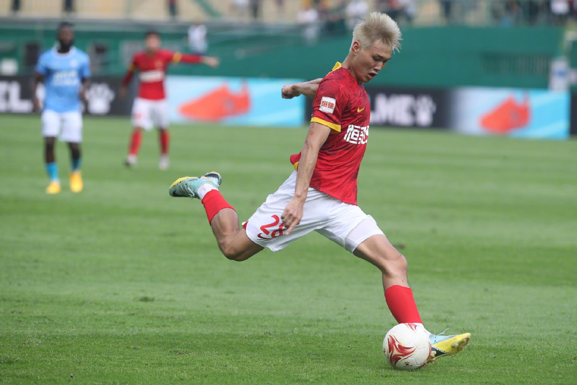 广州队花都首秀,广州队队长凌杰新赛季目标进7-8球