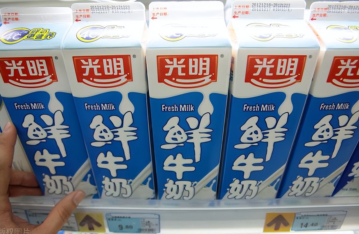 为什么实体店一箱牛奶卖560元,金典牛奶为什么只要25元一箱
