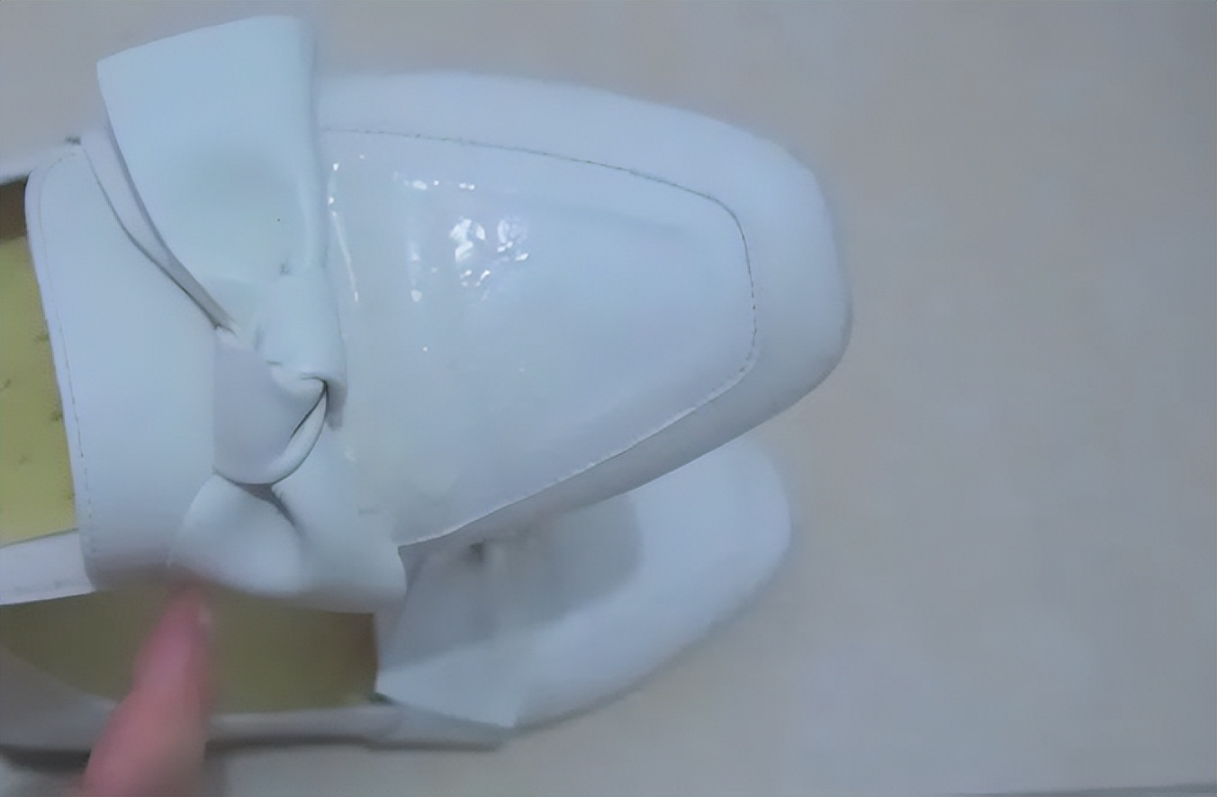 皮鞋穿久了会有折痕？擦点“它”，折痕自动消失，让你天天穿新鞋