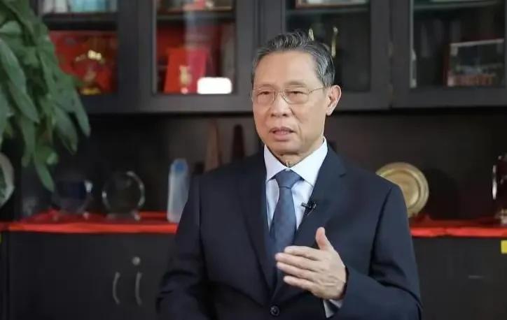 女子体检私密处遭60岁男医生吮吸，报警后不认账，唾液检测立功