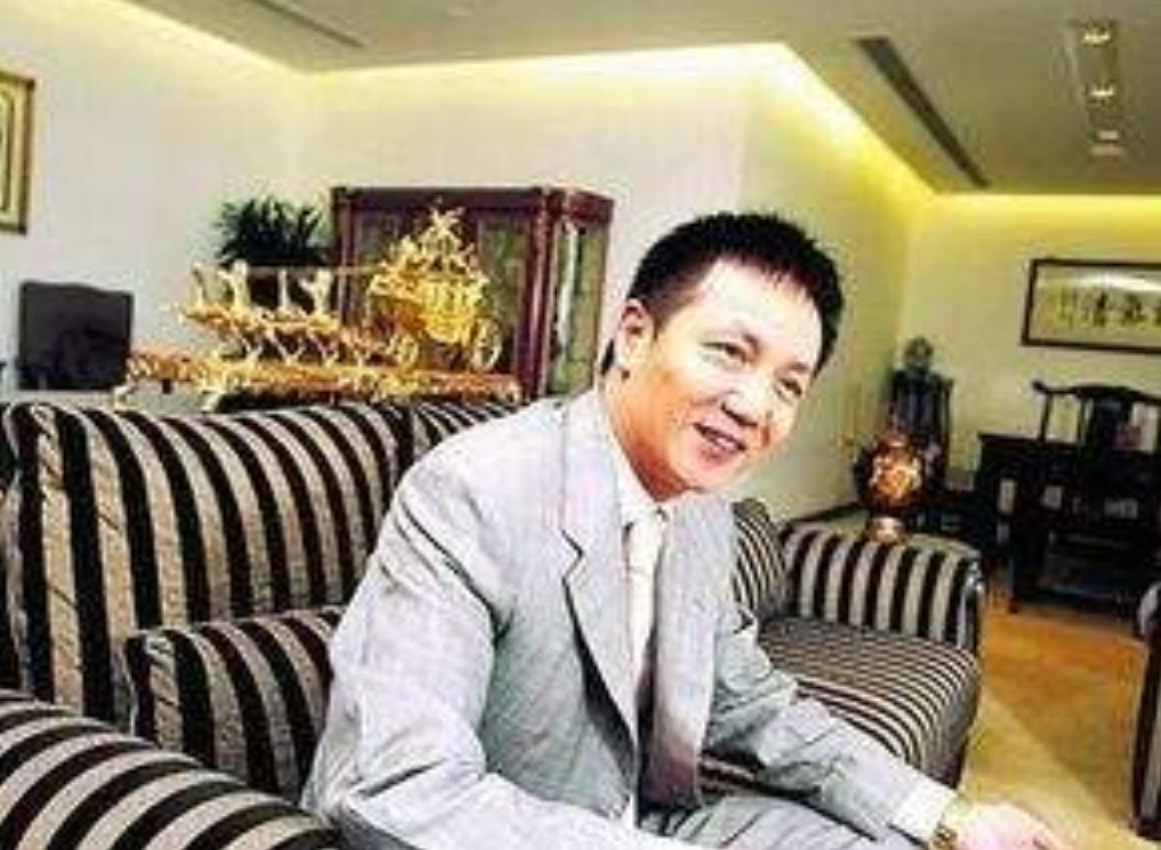 “上海李嘉诚”周正毅：入狱后给监狱装空调，服刑期间狂赚30亿