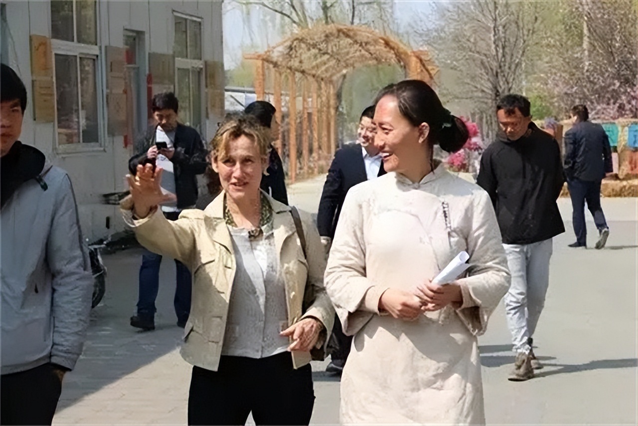 农村女博士靠种地年收入800万,清华女博士种地十一年收入八百万