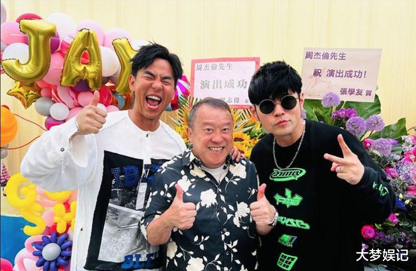 周杰伦演唱会港星送英文花篮,周杰伦香港演唱会最大嘉宾助阵