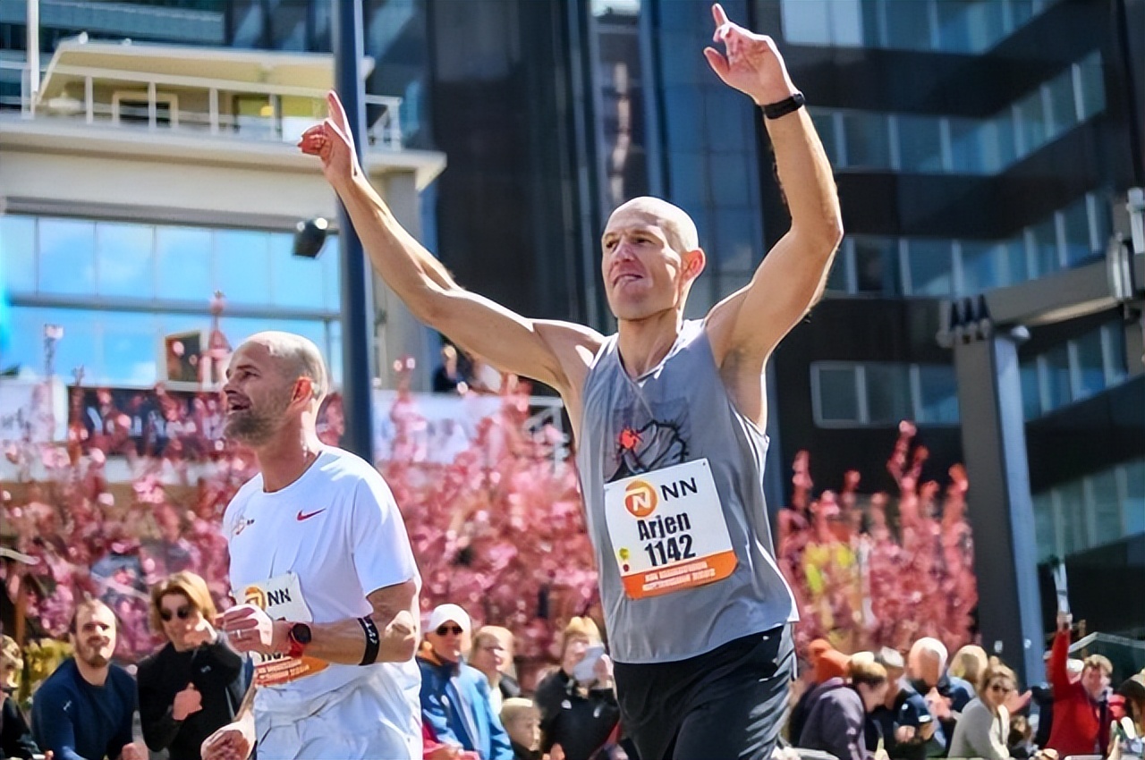 巅峰的罗本没遇到巅峰斯内德,罗本建功斯内德创纪录