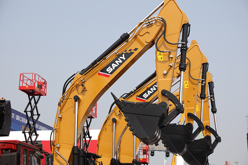 三一挖掘机厂家配套的液压油,三一新挖掘机是什么型号液压油