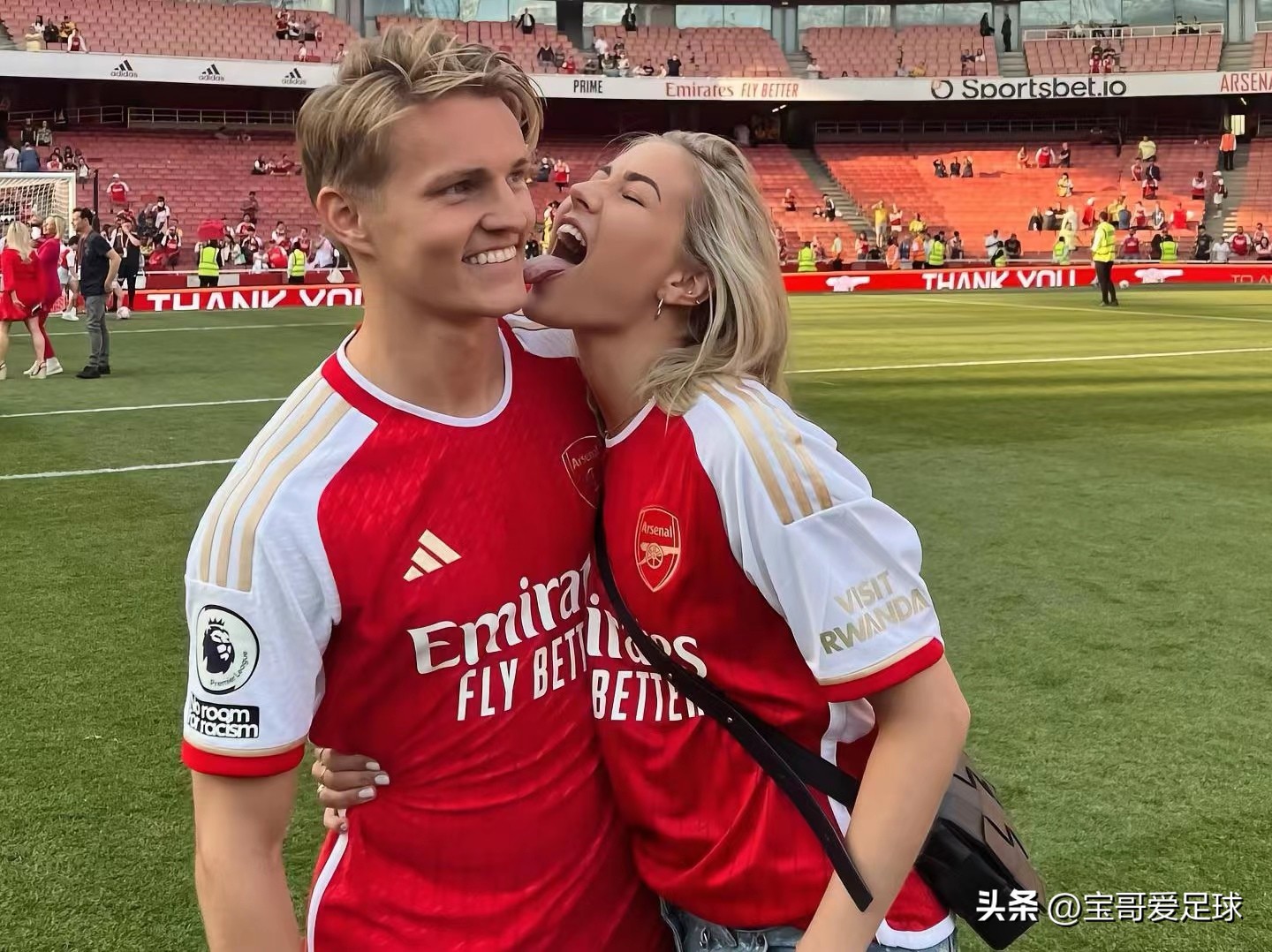 厄德高女友,厄德高与女友