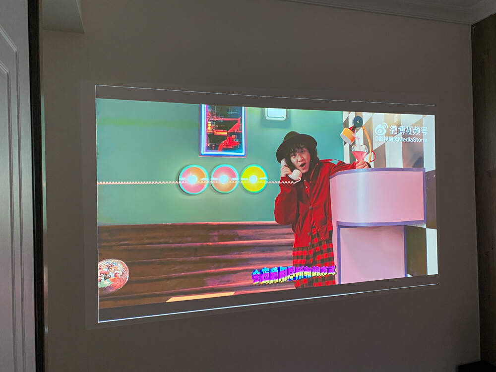 太卷了！亮度1300CVIA、帝瓦雷调音，AOCK1智能投影或成4K段爆款