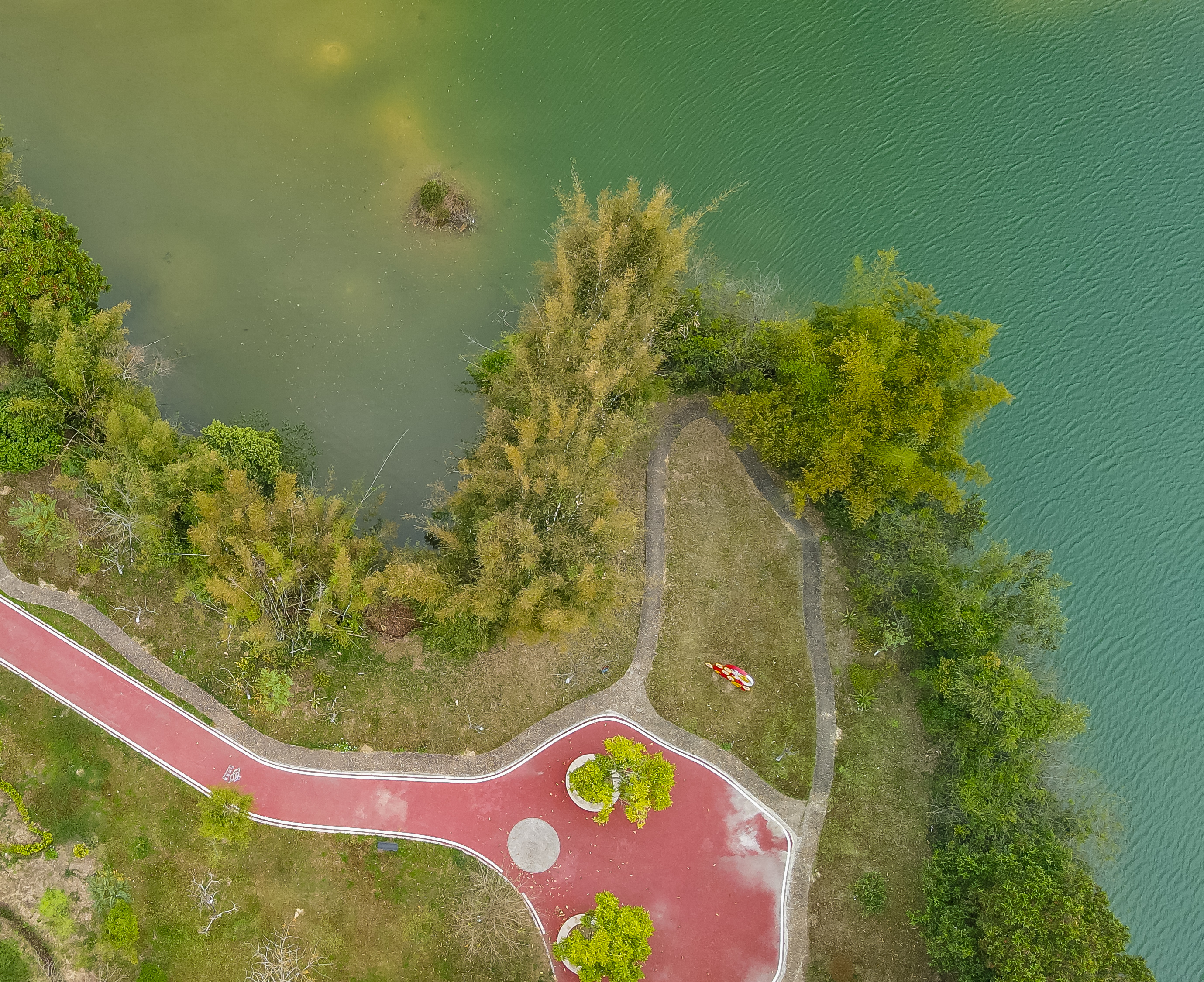 距离九寨沟不远的景点,距广州一千公里的地方