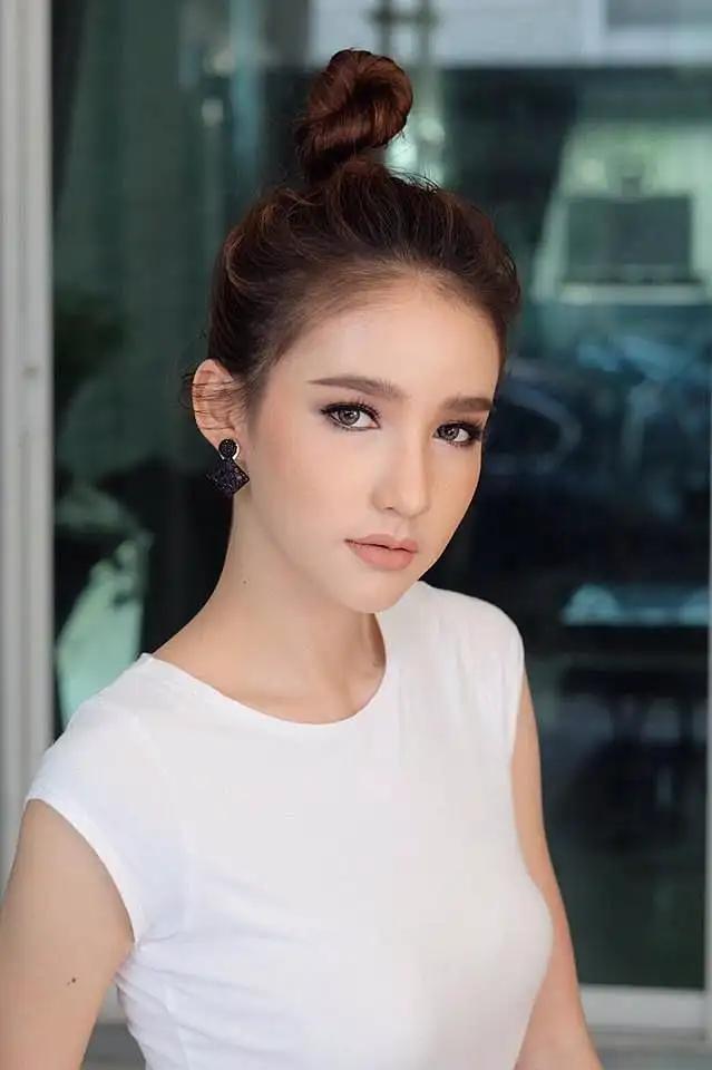 跨性别大亨购买环球小姐选美比赛