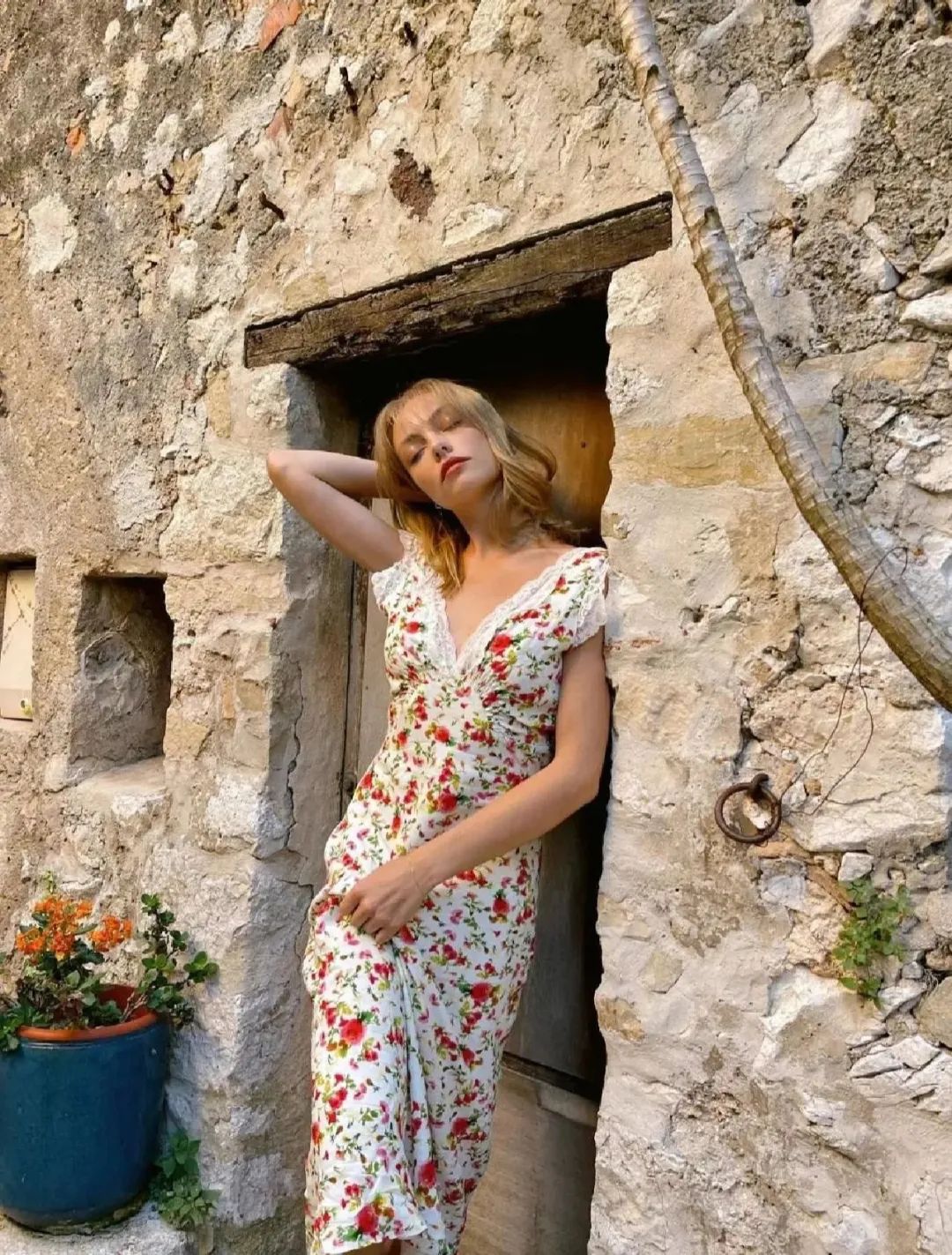 适合旅游穿的花裙子,夏天的花裙子美丽又治愈