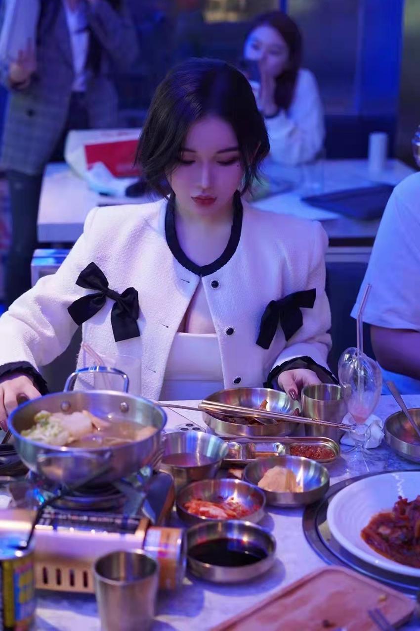 在太空中吃烤肉,上海太空舱烤肉