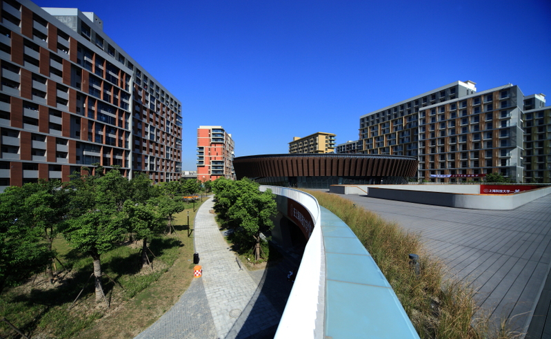 上海科技大学位于上海，名气不大，但深造率却超过上海交通大学