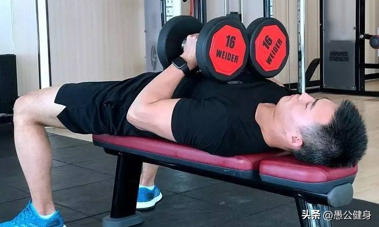 胸肌中缝多久能练出,如何练好胸肌外沿和下沿