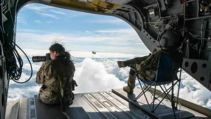 38张照片看世界：黎巴嫩被毁坏的港口，山洞球场