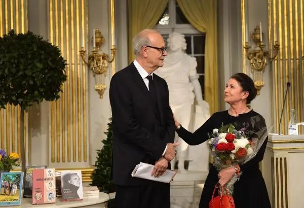 浅谈莫迪亚诺小说《朵拉·布鲁德》