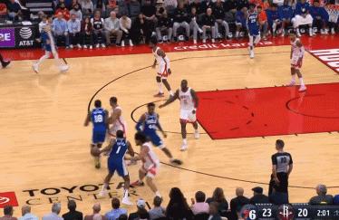 火箭尼克斯为何称“卧龙”？对阵费城6画面，能将您气得肝疼