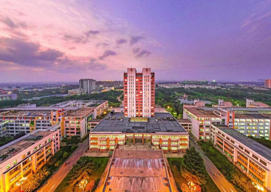 校名看似不起眼的大学，学生进入国企的几率却很大，值得考生参考