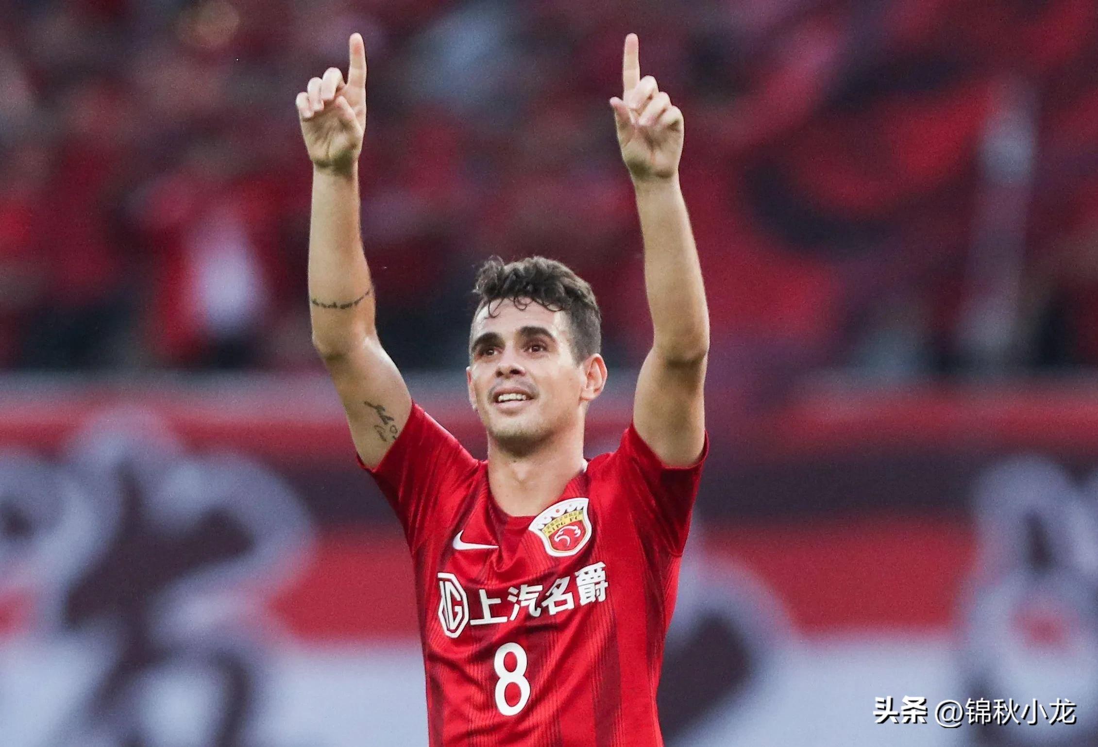 球员做对比吸引读者,不同球员的表现呈现出鲜明的对比