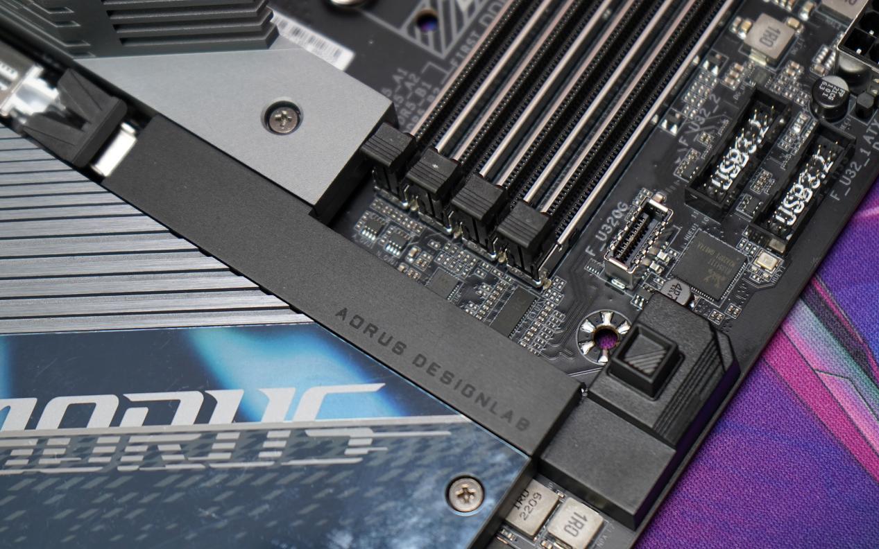 技嘉z790超级雕主板有几种规格,技嘉z790m小雕主板详解