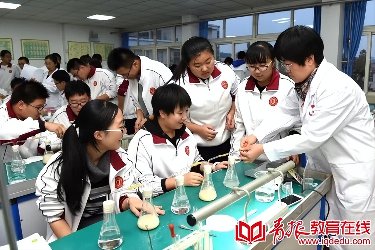 青岛十七中:美术理工双优发展,特色办学助学生多元成长