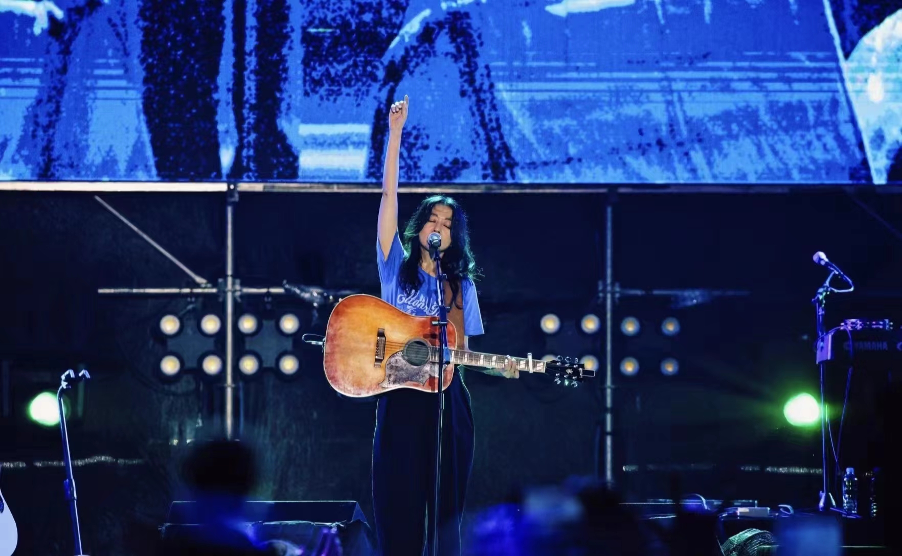 陈绮贞演唱会哭吗,陈绮贞演唱会现场哽咽