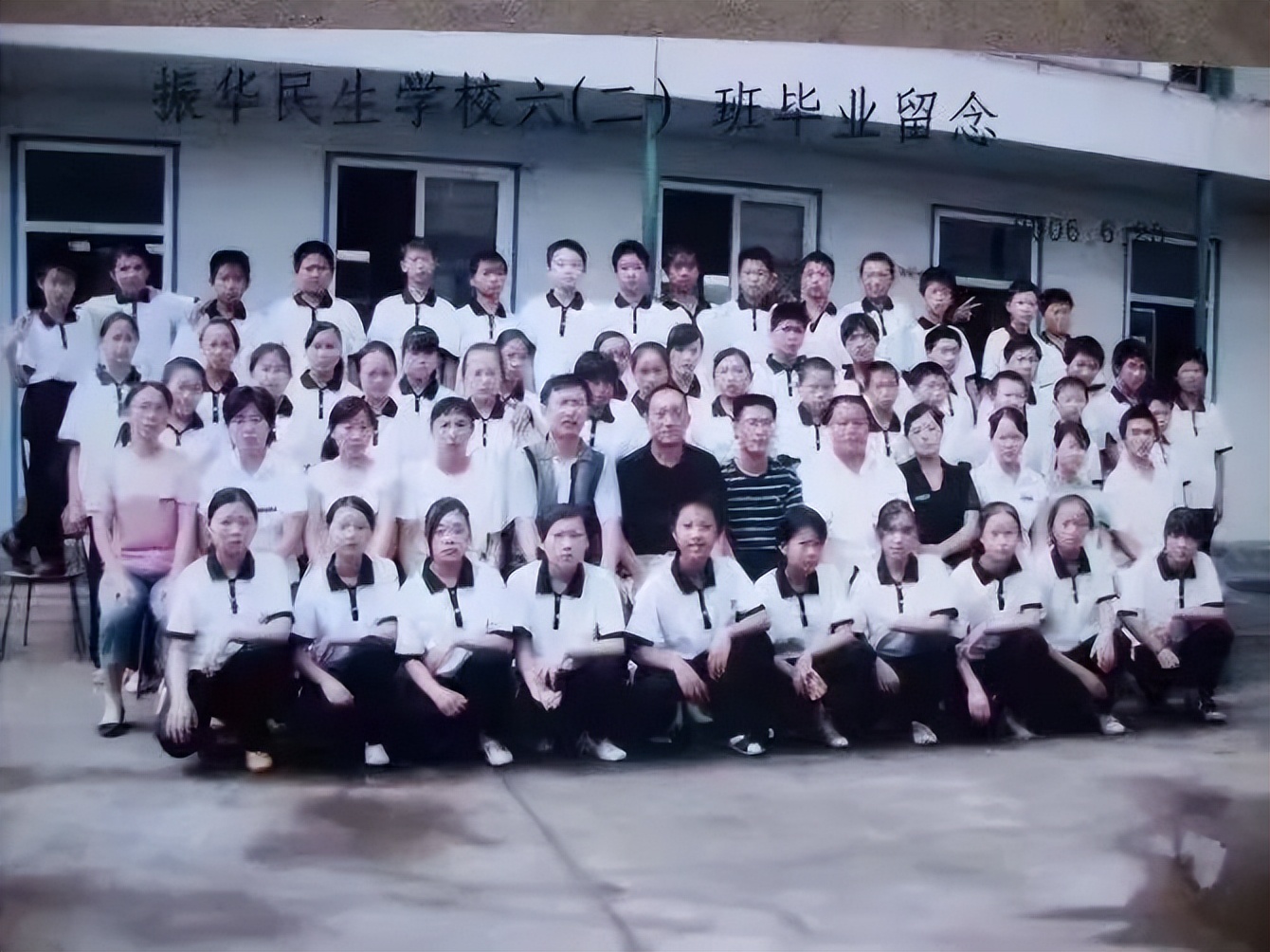 女生初中辍学打工到香港读博,从小辍学后去香港读博