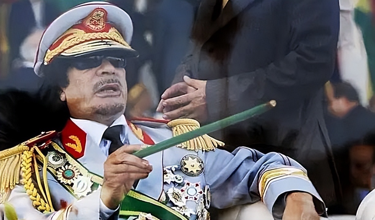 舞女曝光与卡扎菲三儿子情史：睡在一张床只接吻，其它什么也不做