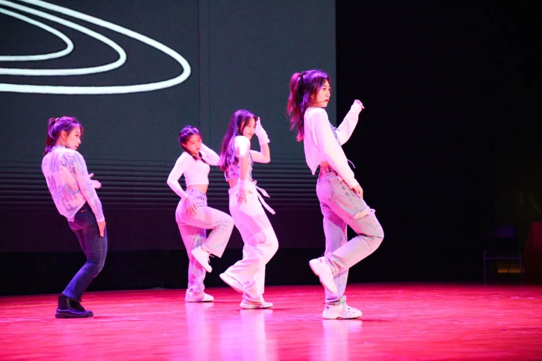 浠婂鑸炲姩,浠婂鑸炶捣鏉ュ箍鍦鸿垶