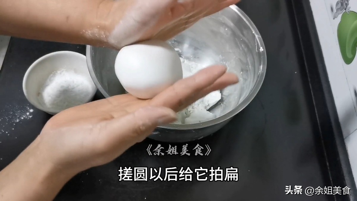 糯米炸糕怎么做又酥又脆,糯米油炸糕怎么做又酥又软不开裂