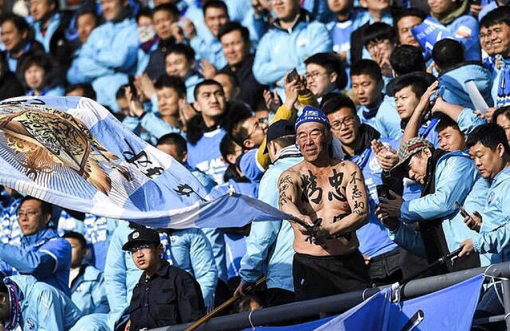 在建设中吆喝，在挣扎中掉级，十问大连足球究竟能走多远……