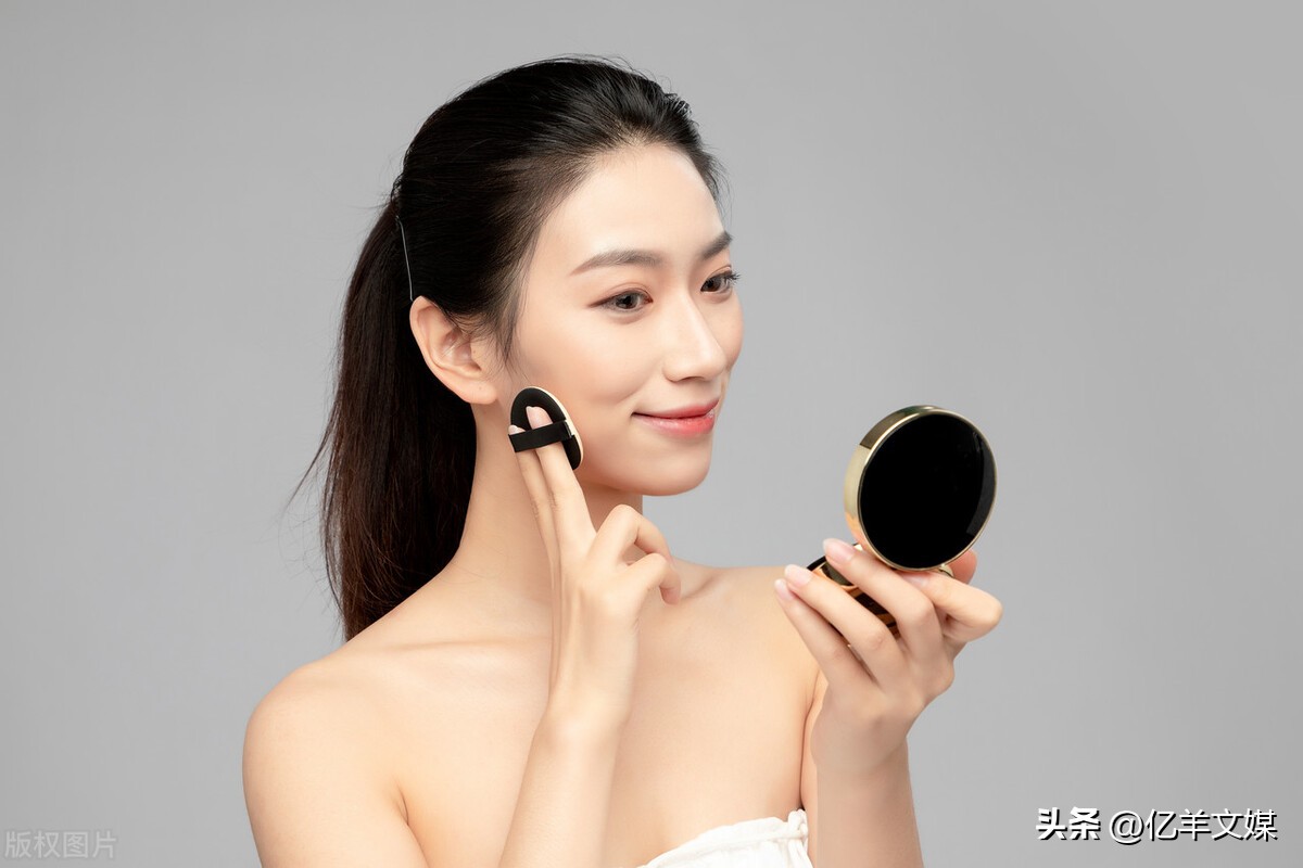 新手如何搞定一个简单清透的妆容,如何拥有高级感妆容