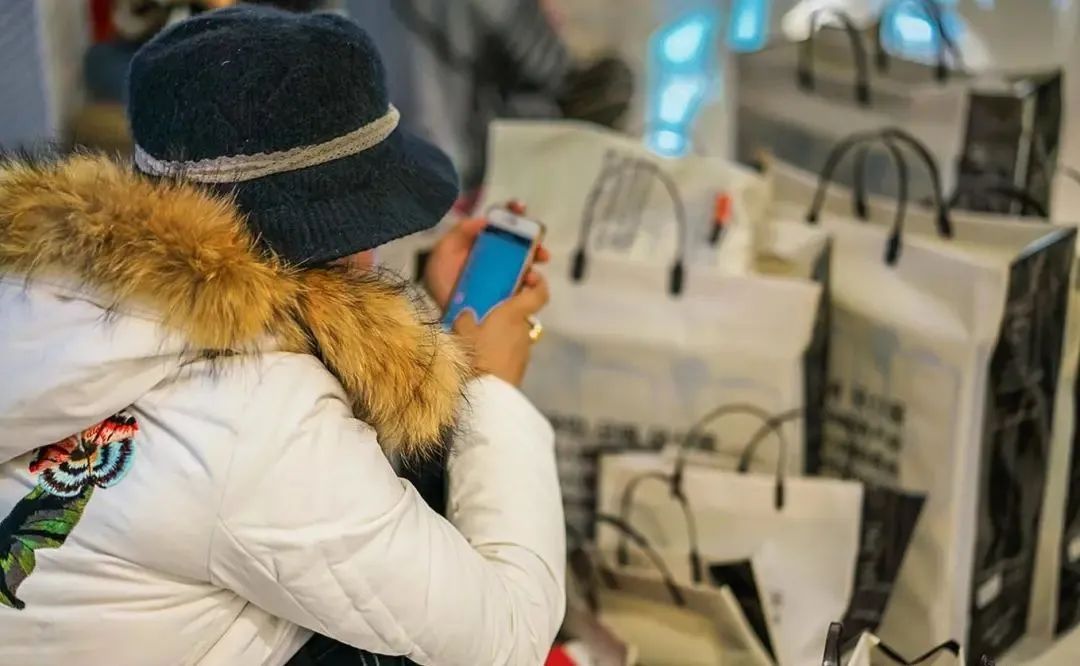 曾创造上亿致富神话,如今却销声匿迹:是谁杀死了“代购”?