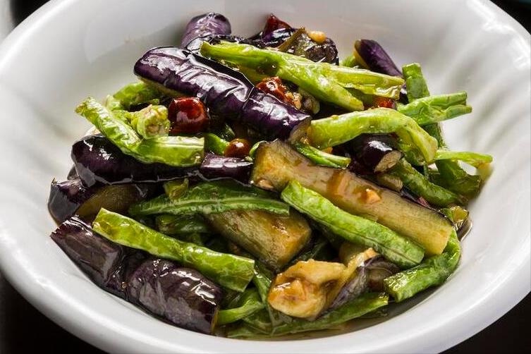 保存豆角需先煮几分钟,怎么保存豆角放冰箱不长锈斑