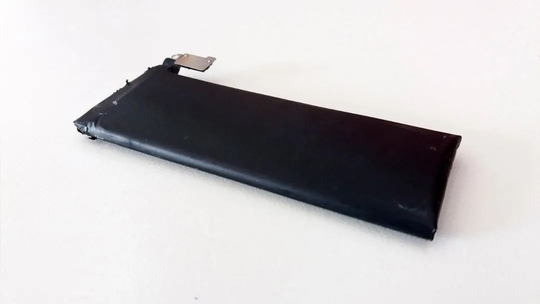 为什么手机到10%电量就掉电很快,手机突然电量掉得飞快