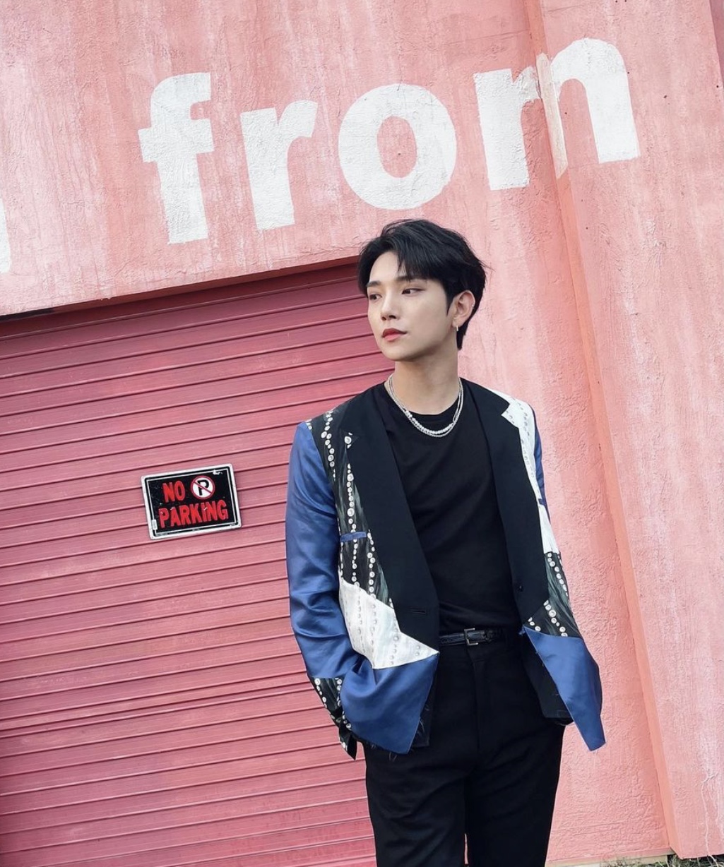 冬天内搭白色好还是黑色好,冬天内搭女2020高级感