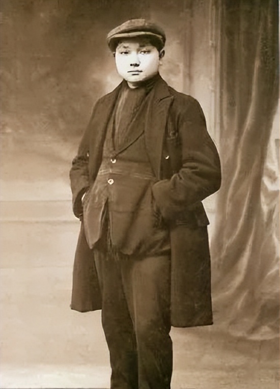 需要“硬气”的时代，如何消除“巨婴”？且听《新三字经》作答