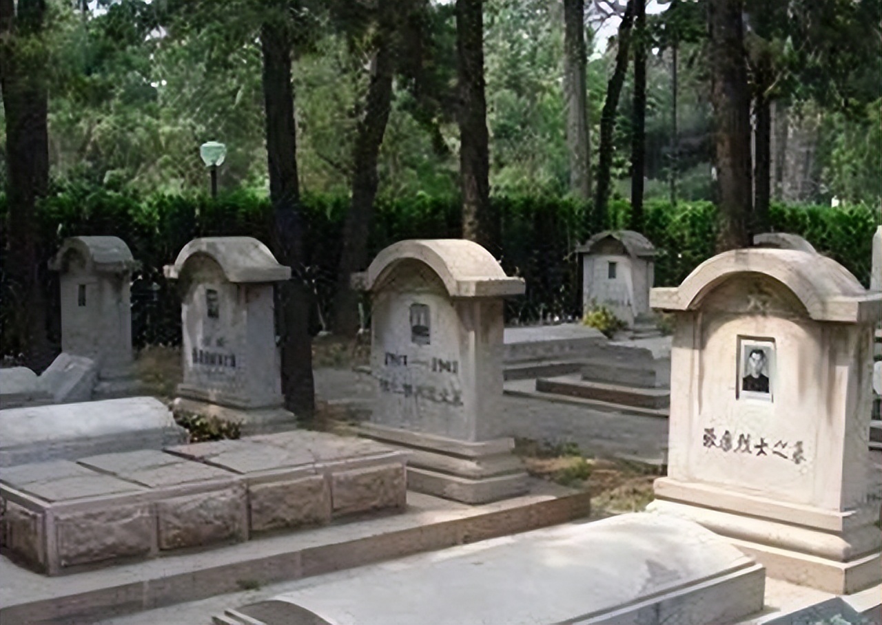 八宝山革命公墓一号与八十一号,八宝山革命公墓一号墓主人是谁