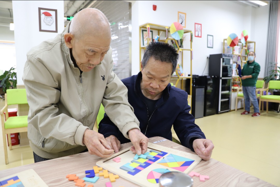 在老年人活动中心工作怎么样,老年人在社区服务中心能干什么