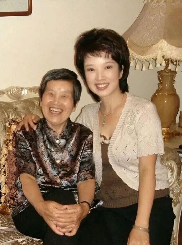 黄薇和蔡国庆是什么关系,黄薇蔡国庆